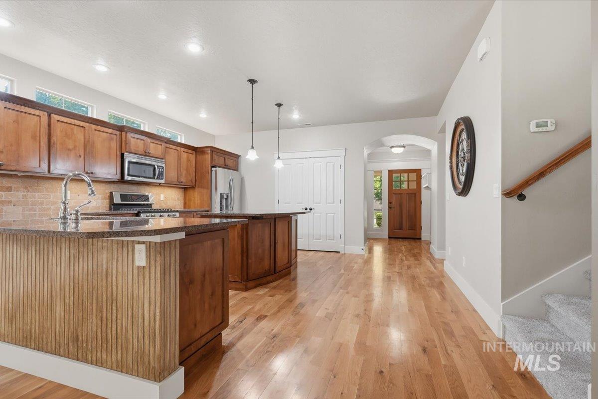 4073 S Cubola Ave, Meridian, Idaho 83642, 4 Bedrooms, 3 Bathrooms, Residential For Sale, Price $580,000,MLS 98994944
