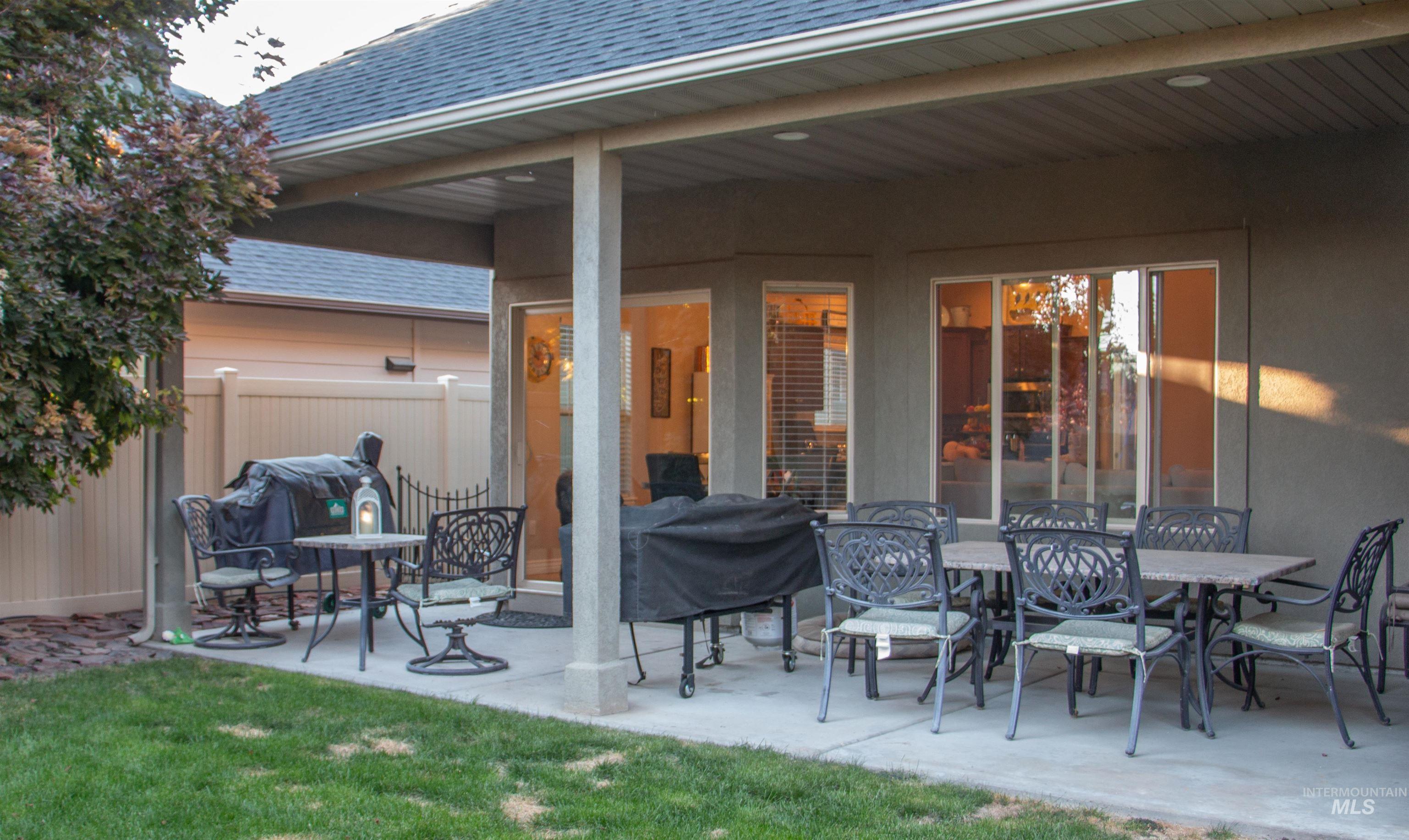829 W Mountain Ash Loop, Nampa, Idaho 83686, 3 Bedrooms, 2 Bathrooms, Residential For Sale, Price $464,999, 98994950