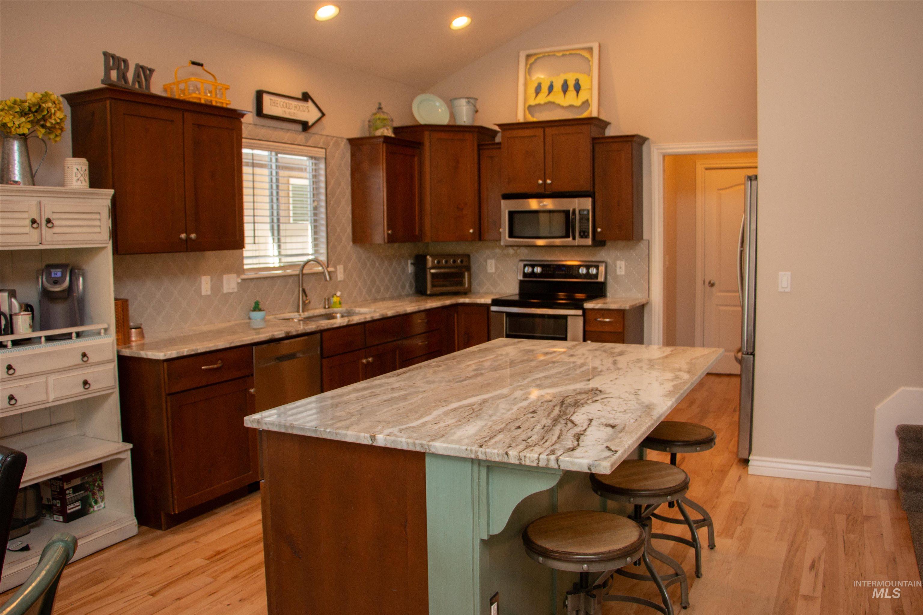 829 W Mountain Ash Loop, Nampa, Idaho 83686, 3 Bedrooms, 2 Bathrooms, Residential For Sale, Price $464,999, 98994950