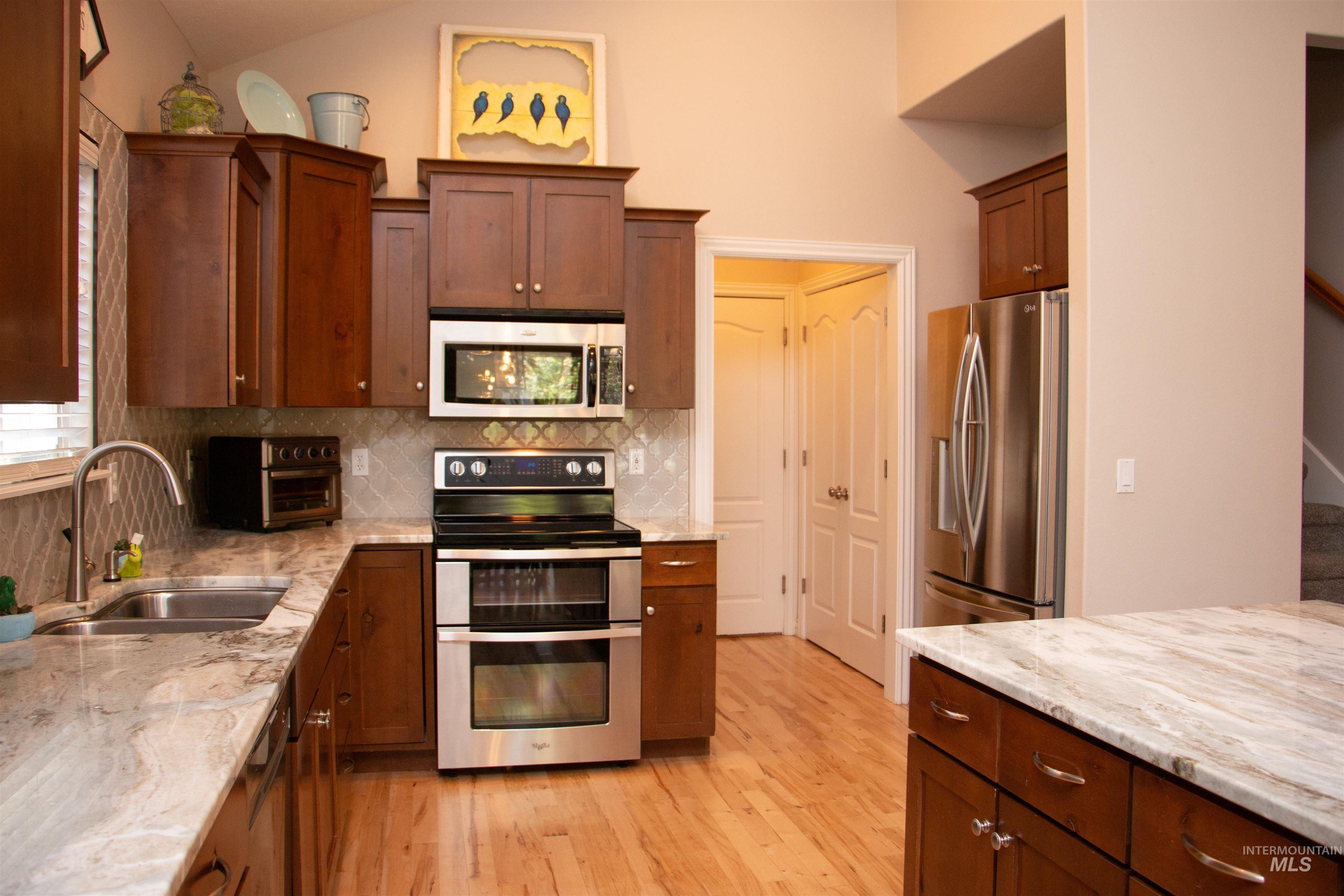 829 W Mountain Ash Loop, Nampa, Idaho 83686, 3 Bedrooms, 2 Bathrooms, Residential For Sale, Price $464,999, 98994950