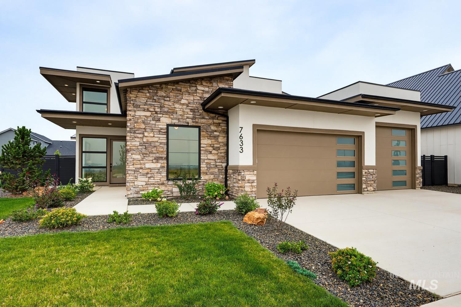 7633 W Lookout View Street, Meridian, Idaho 83646, 4 Bedrooms, 4 Bathrooms, Residential For Sale, Price $1,090,000, 98994953