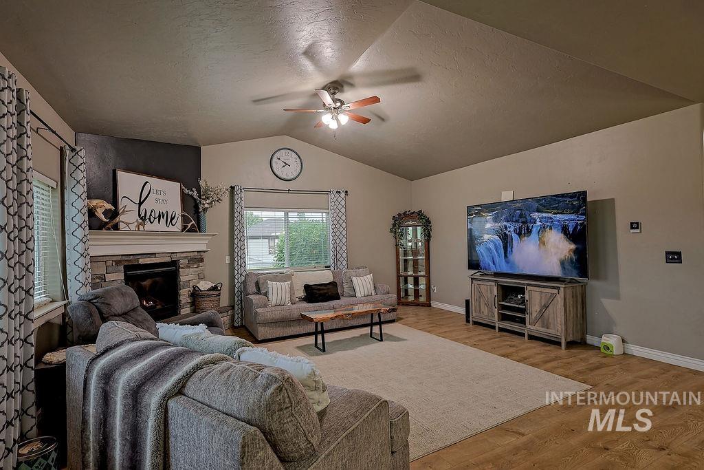 523 Tasia Brianna Dr W, Jerome, Idaho 83338, 3 Bedrooms, 2.5 Bathrooms, Residential For Sale, Price $730,000,MLS 98994957