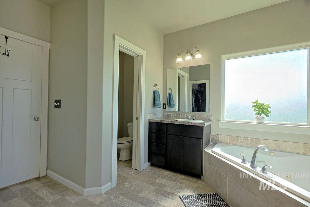 523 Tasia Brianna Dr W, Jerome, Idaho 83338, 3 Bedrooms, 2.5 Bathrooms, Residential For Sale, Price $730,000, 98994957