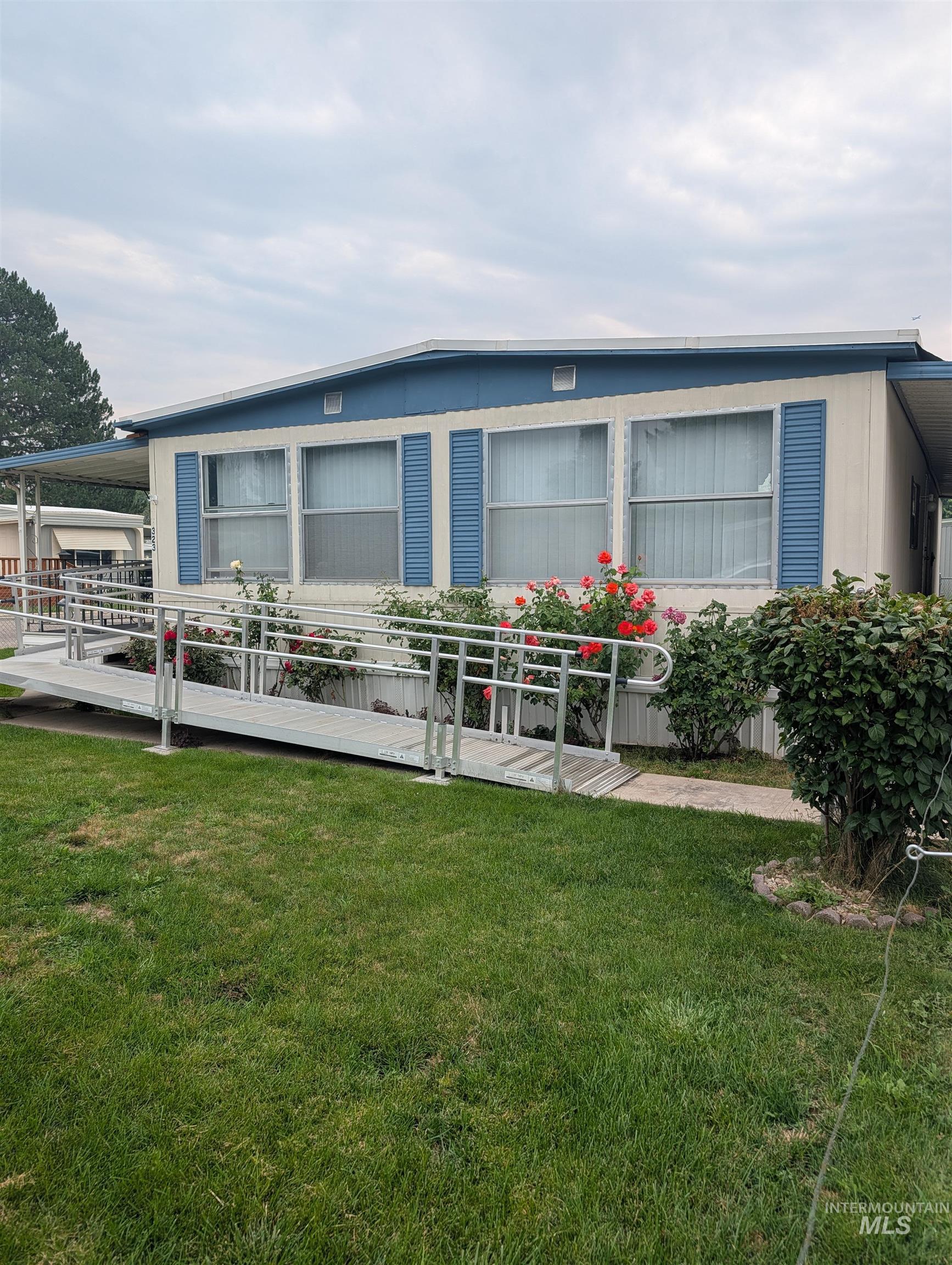 323 W Oak Circle, Boise, Idaho 83713, 2 Bedrooms, 2 Bathrooms, Residential For Sale, Price $88,000, 98994958