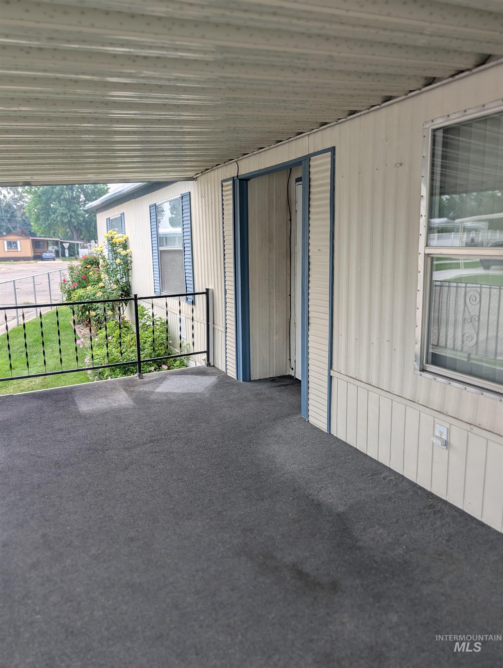 323 W Oak Circle, Boise, Idaho 83713, 2 Bedrooms, 2 Bathrooms, Residential For Sale, Price $88,000, 98994958