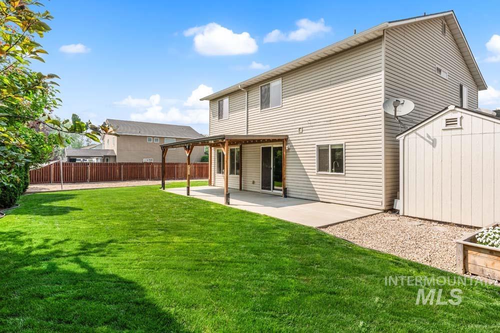 453 E Chapparosa Dr, Kuna, Idaho 83634, 4 Bedrooms, 2.5 Bathrooms, Residential For Sale, Price $549,900, 98994959