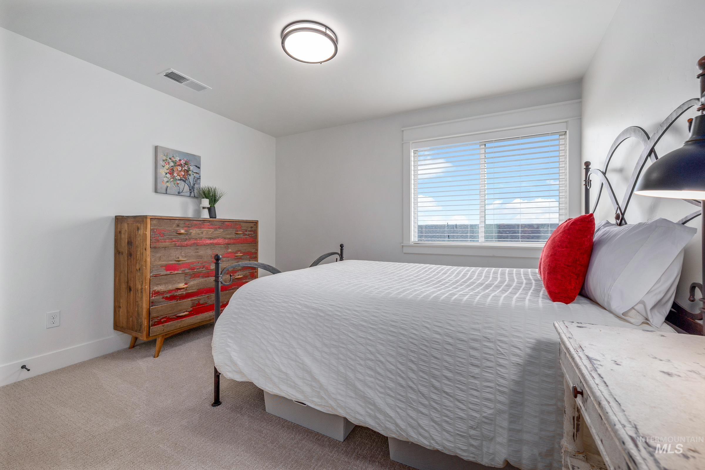6200 N Holly Springs Ln, Eagle, Idaho 83616, 3 Bedrooms, 2.5 Bathrooms, Residential For Sale, Price $475,000, 98994960