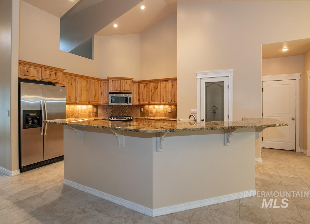 970 S Arbor Island Way, Eagle, Idaho 83616, 3 Bedrooms, 2 Bathrooms, Residential For Sale, Price $719,990, 98994961