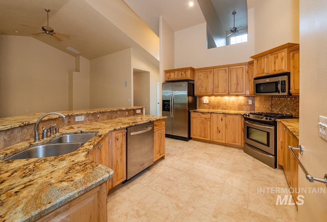 970 S Arbor Island Way, Eagle, Idaho 83616, 3 Bedrooms, 2 Bathrooms, Residential For Sale, Price $719,990, 98994961