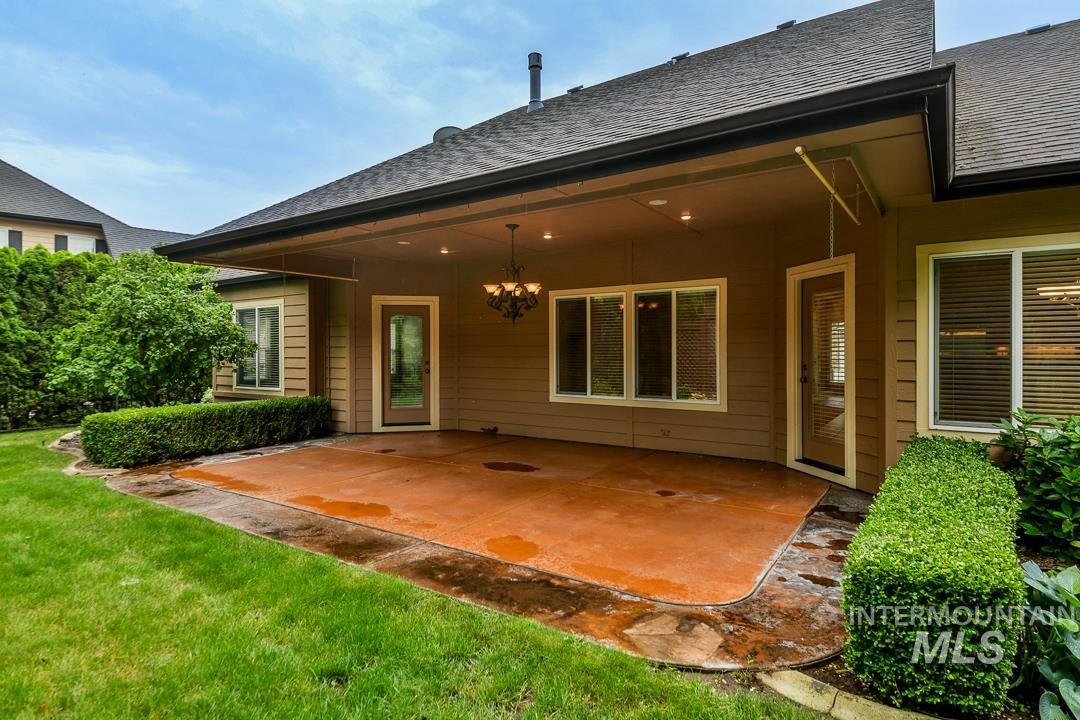 970 S Arbor Island Way, Eagle, Idaho 83616, 3 Bedrooms, 2 Bathrooms, Residential For Sale, Price $719,990, 98994961