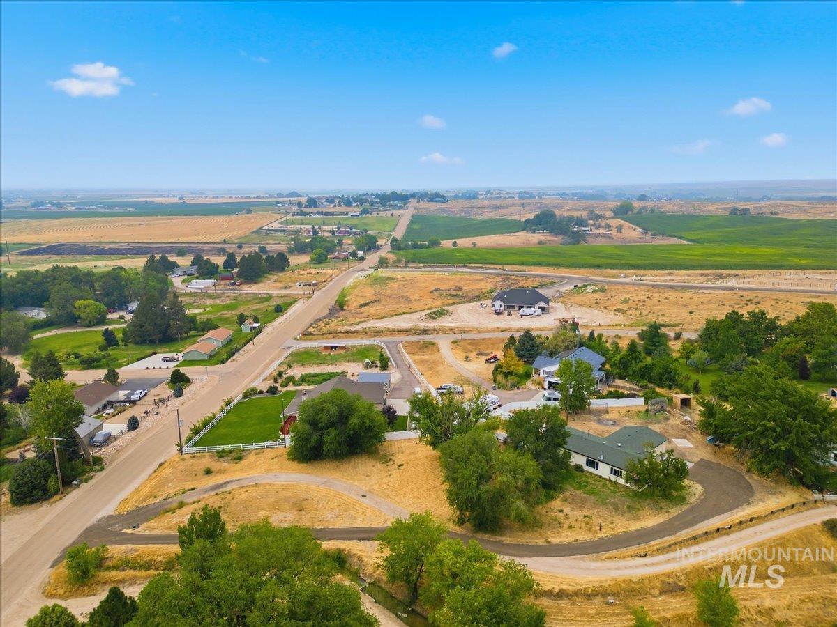 17114 Goodson Rd, Caldwell, Idaho 83605, 3 Bedrooms, 2 Bathrooms, Residential For Sale, Price $575,000, 98994962