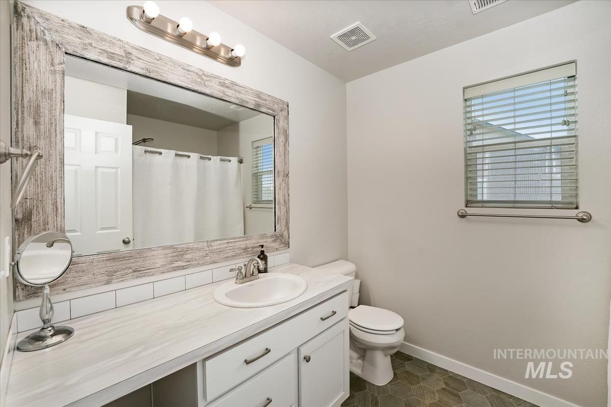 15564 Shorebird Pl, Nampa, Idaho 83651, 4 Bedrooms, 2.5 Bathrooms, Residential For Sale, Price $420,000, 98994963