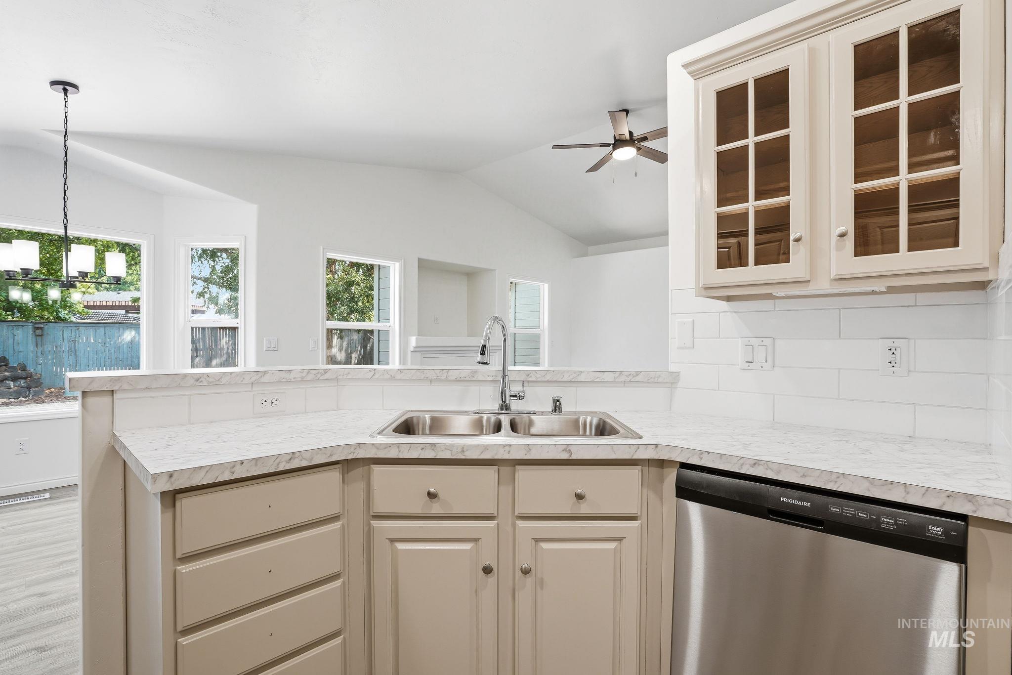 1620 E. Summerheights Dr., Meridian, Idaho 83646, 3 Bedrooms, 2 Bathrooms, Residential For Sale, Price $499,000, 98994965