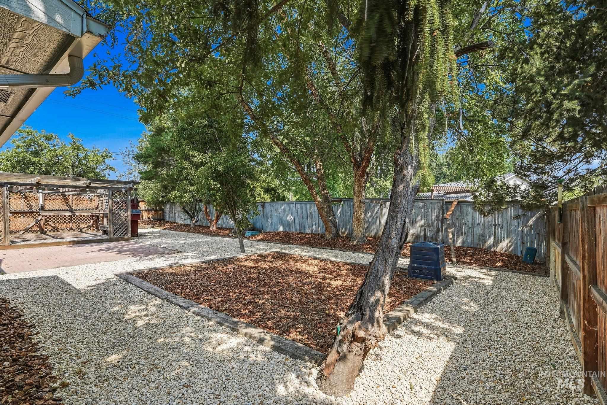 1620 E. Summerheights Dr., Meridian, Idaho 83646, 3 Bedrooms, 2 Bathrooms, Residential For Sale, Price $499,000, 98994965