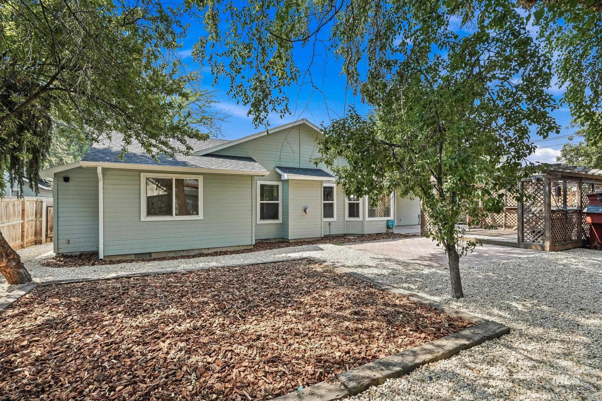 1620 E. Summerheights Dr., Meridian, Idaho 83646, 3 Bedrooms, 2 Bathrooms, Residential For Sale, Price $499,000, 98994965