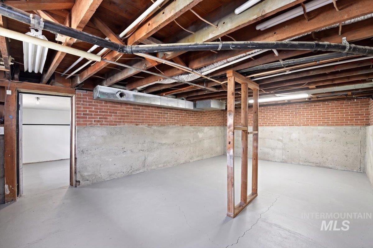 202 E 4th St, Kuna, Idaho 83634, 2 Bedrooms, 2 Bathrooms, Residential For Sale, Price $337,200, 98994966
