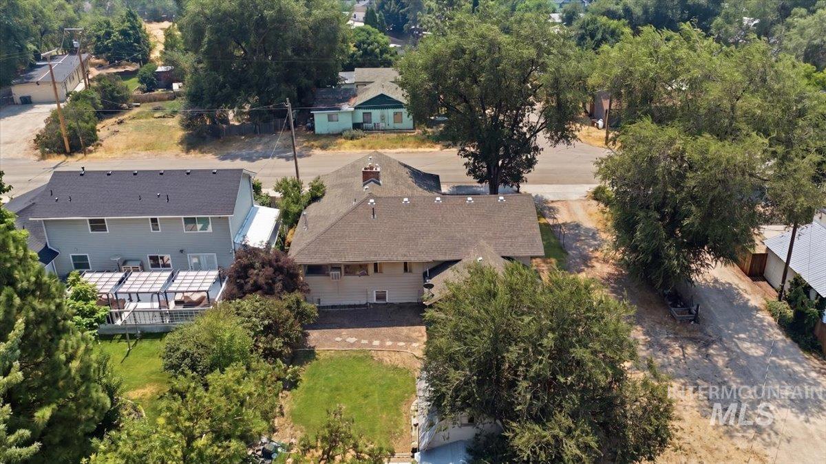 202 E 4th St, Kuna, Idaho 83634, 2 Bedrooms, 2 Bathrooms, Residential For Sale, Price $337,200, 98994966