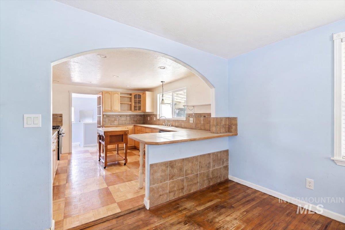202 E 4th St, Kuna, Idaho 83634, 2 Bedrooms, 2 Bathrooms, Residential For Sale, Price $337,200, 98994966