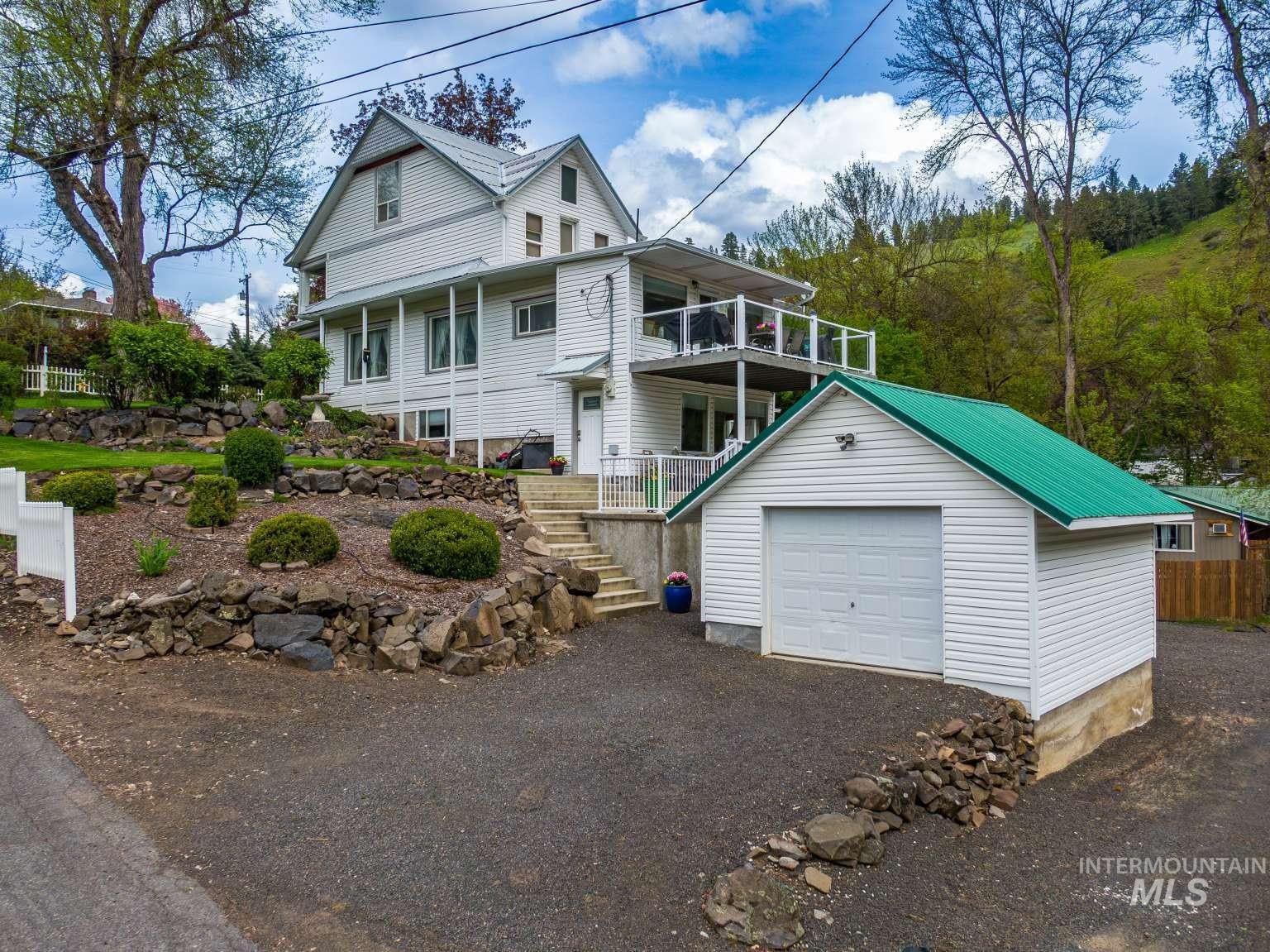 901 E Main St, Kendrick, Idaho 83537, 5 Bedrooms, 4 Bathrooms, Residential For Sale, Price $449,500,MLS 98994970