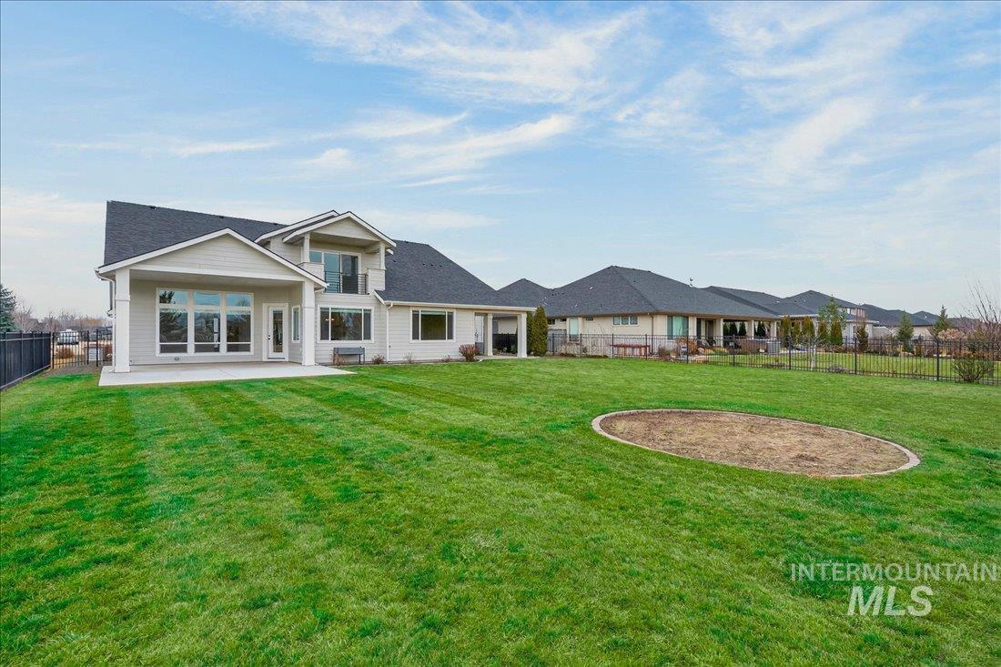 604 S Rivermist Ave, Star, Idaho 83669, 5 Bedrooms, 3.5 Bathrooms, Residential For Sale, Price $1,049,000, 98994976