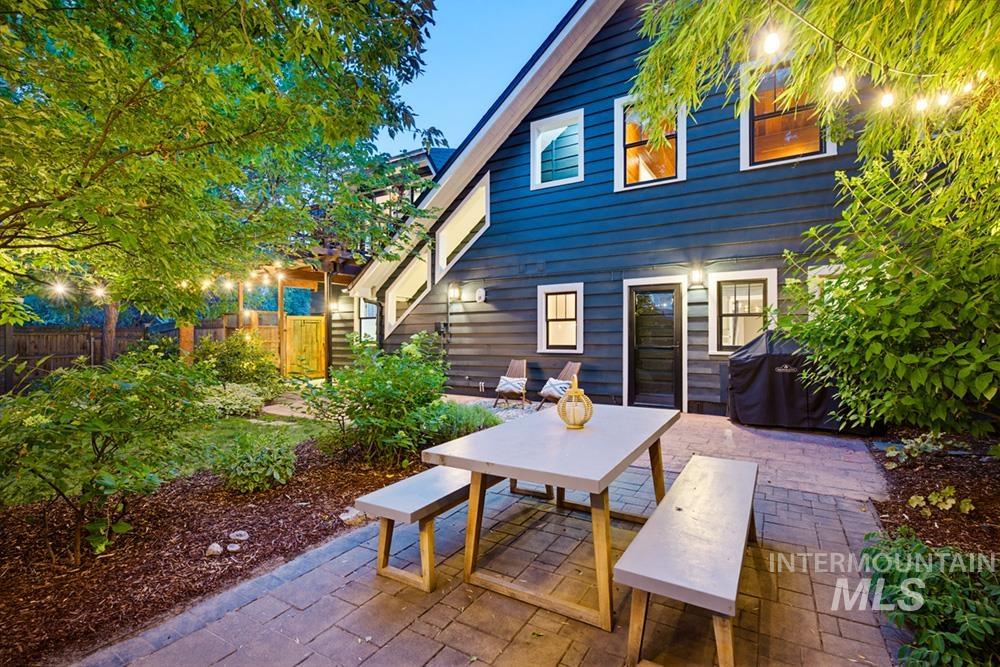 119 S Walnut St, Boise, Idaho 83712, 2 Bedrooms, 2 Bathrooms, Residential For Sale, Price $898,000,MLS 98994977