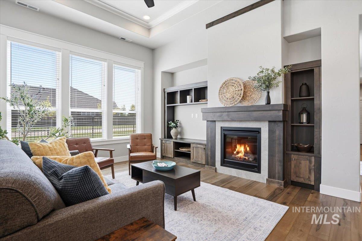 5017 S Hill Farm Ln, Meridian, Idaho 83642, 3 Bedrooms, 2 Bathrooms, Residential For Sale, Price $579,900, 98994978