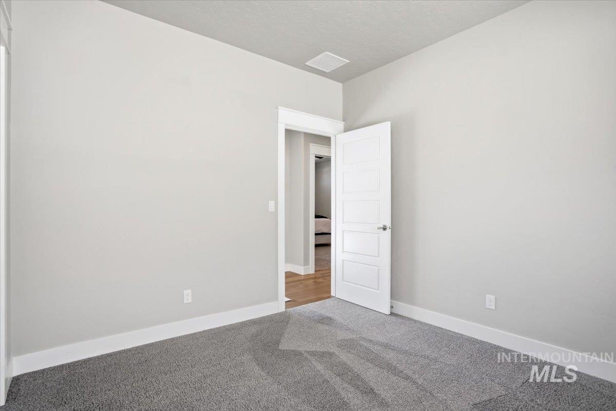 5017 S Hill Farm Ln, Meridian, Idaho 83642, 3 Bedrooms, 2 Bathrooms, Residential For Sale, Price $579,900, 98994978