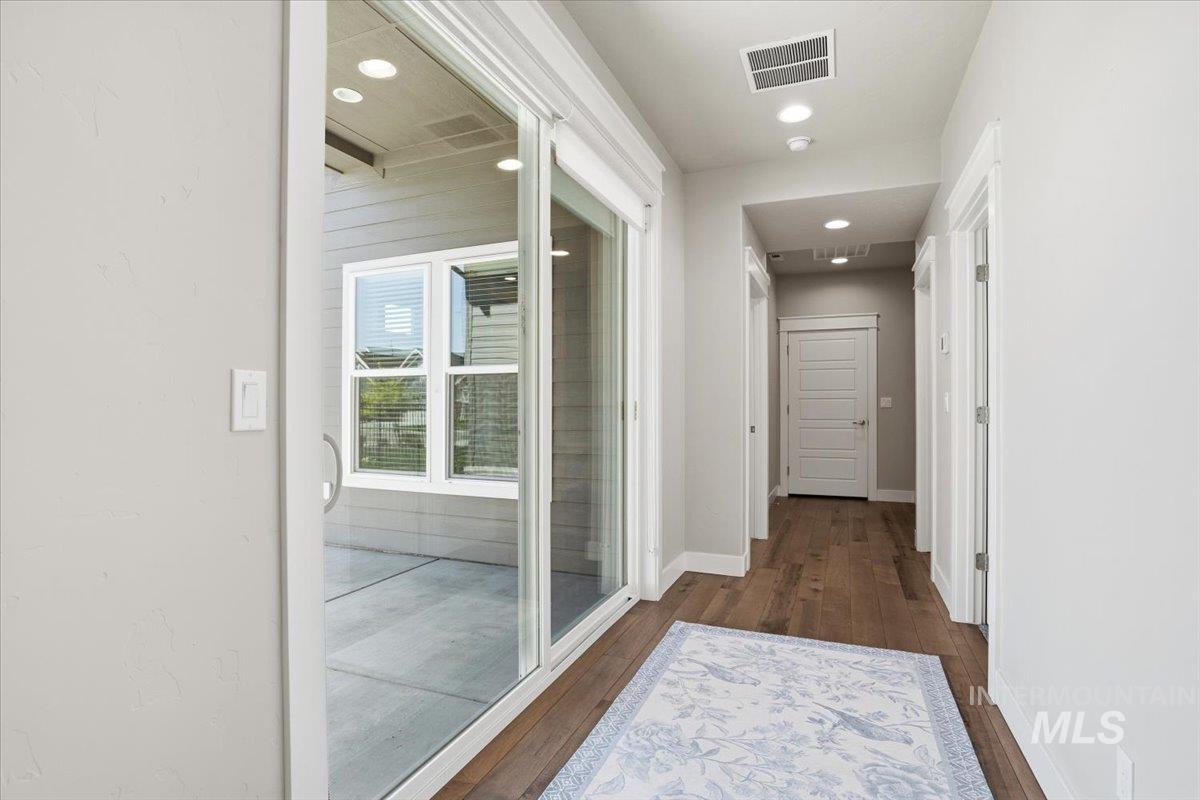 5017 S Hill Farm Ln, Meridian, Idaho 83642, 3 Bedrooms, 2 Bathrooms, Residential For Sale, Price $579,900, 98994978