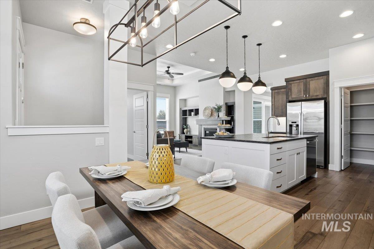 5017 S Hill Farm Ln, Meridian, Idaho 83642, 3 Bedrooms, 2 Bathrooms, Residential For Sale, Price $579,900, 98994978