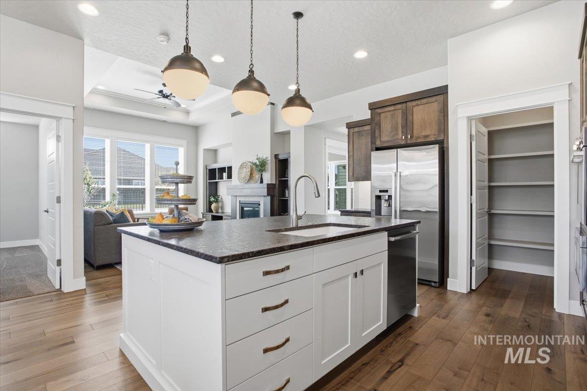 5017 S Hill Farm Ln, Meridian, Idaho 83642, 3 Bedrooms, 2 Bathrooms, Residential For Sale, Price $579,900, 98994978