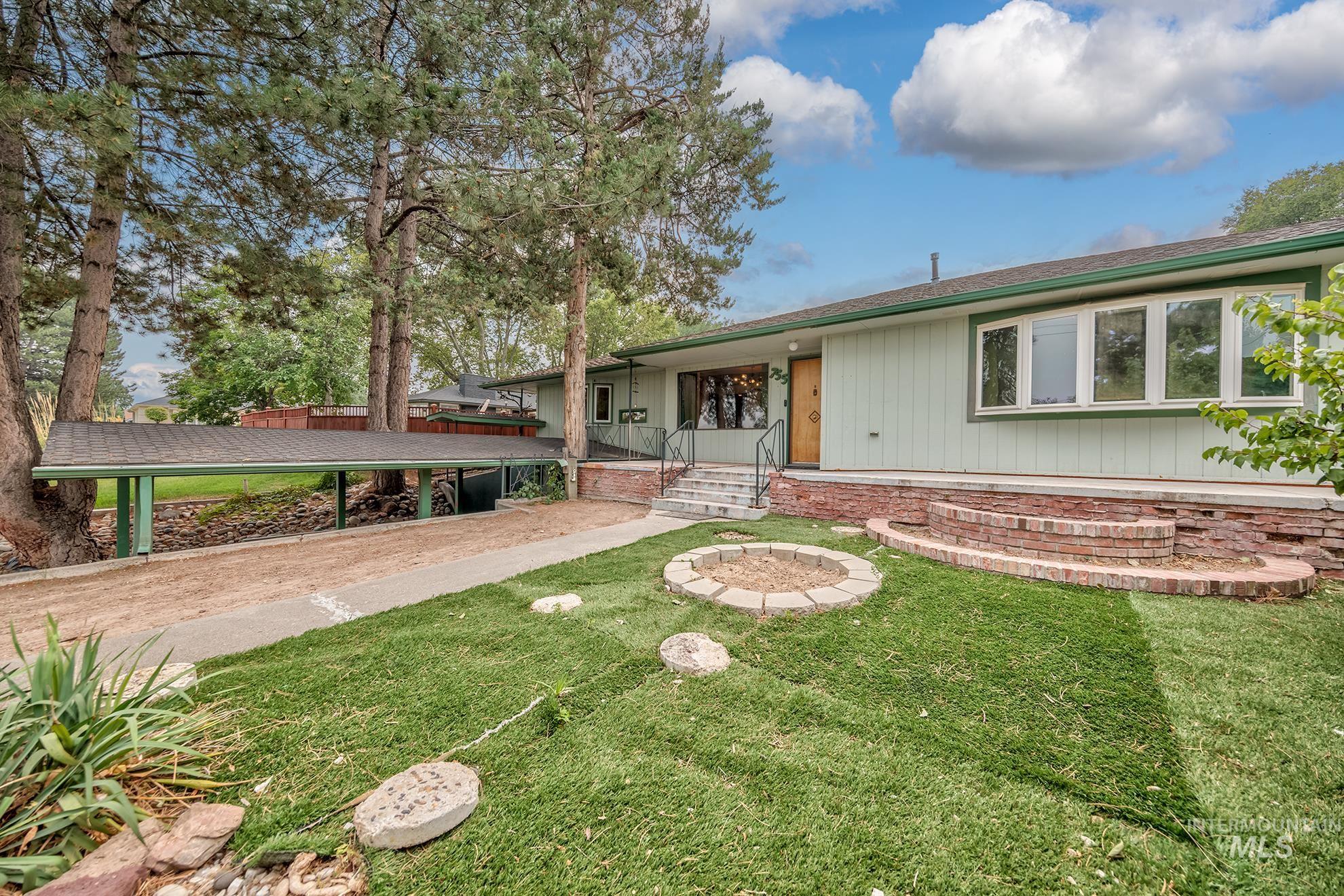 755 S Park Blvd, Ontario, Oregon 97914, 4 Bedrooms, 3 Bathrooms, Residential For Sale, Price $334,000, 98994980