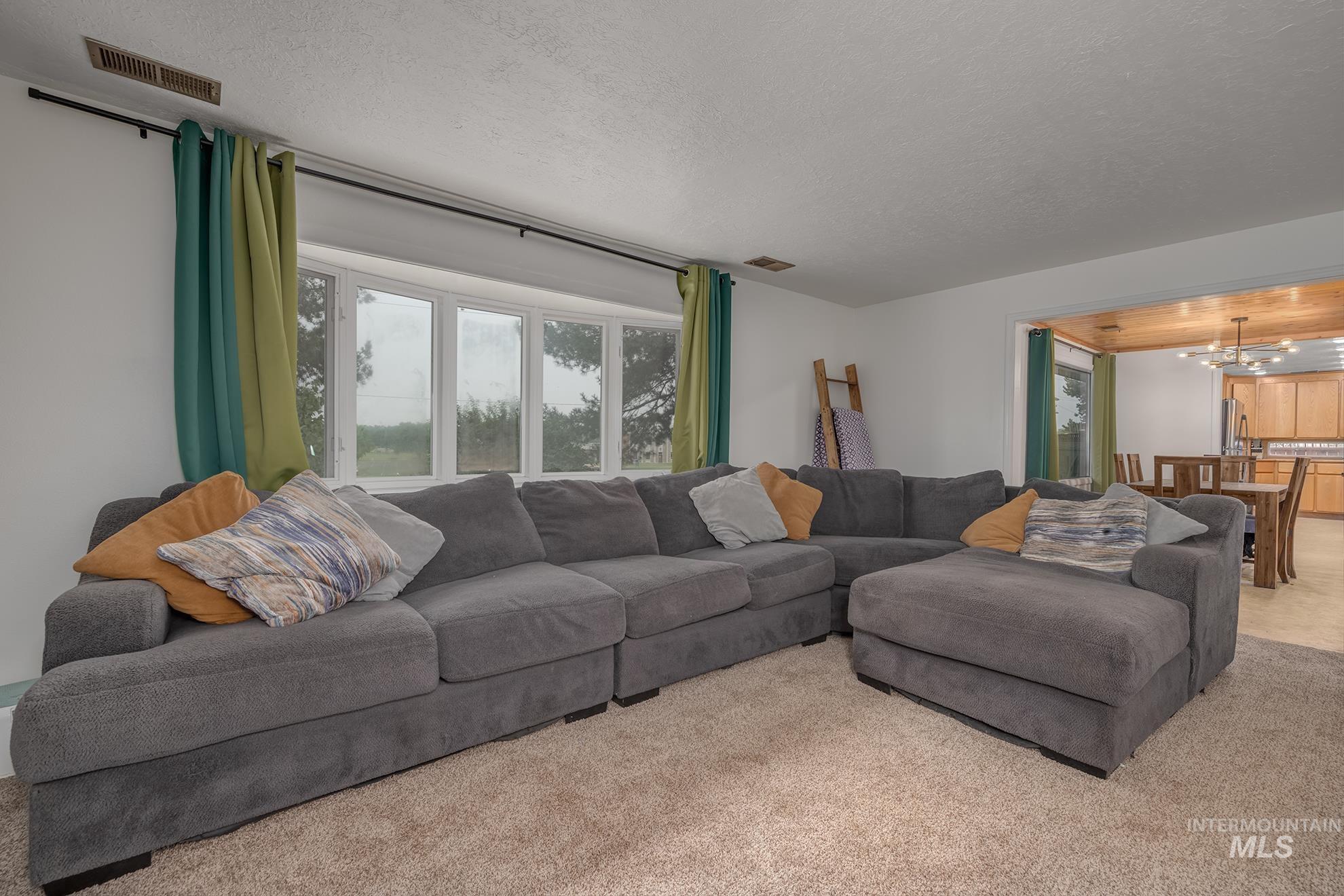 755 S Park Blvd, Ontario, Oregon 97914, 4 Bedrooms, 3 Bathrooms, Residential For Sale, Price $334,000, 98994980