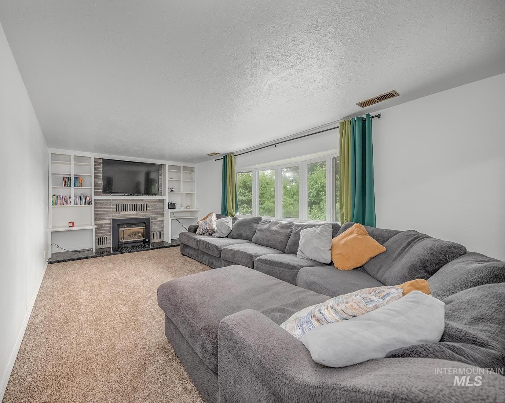 755 S Park Blvd, Ontario, Oregon 97914, 4 Bedrooms, 3 Bathrooms, Residential For Sale, Price $334,000, 98994980