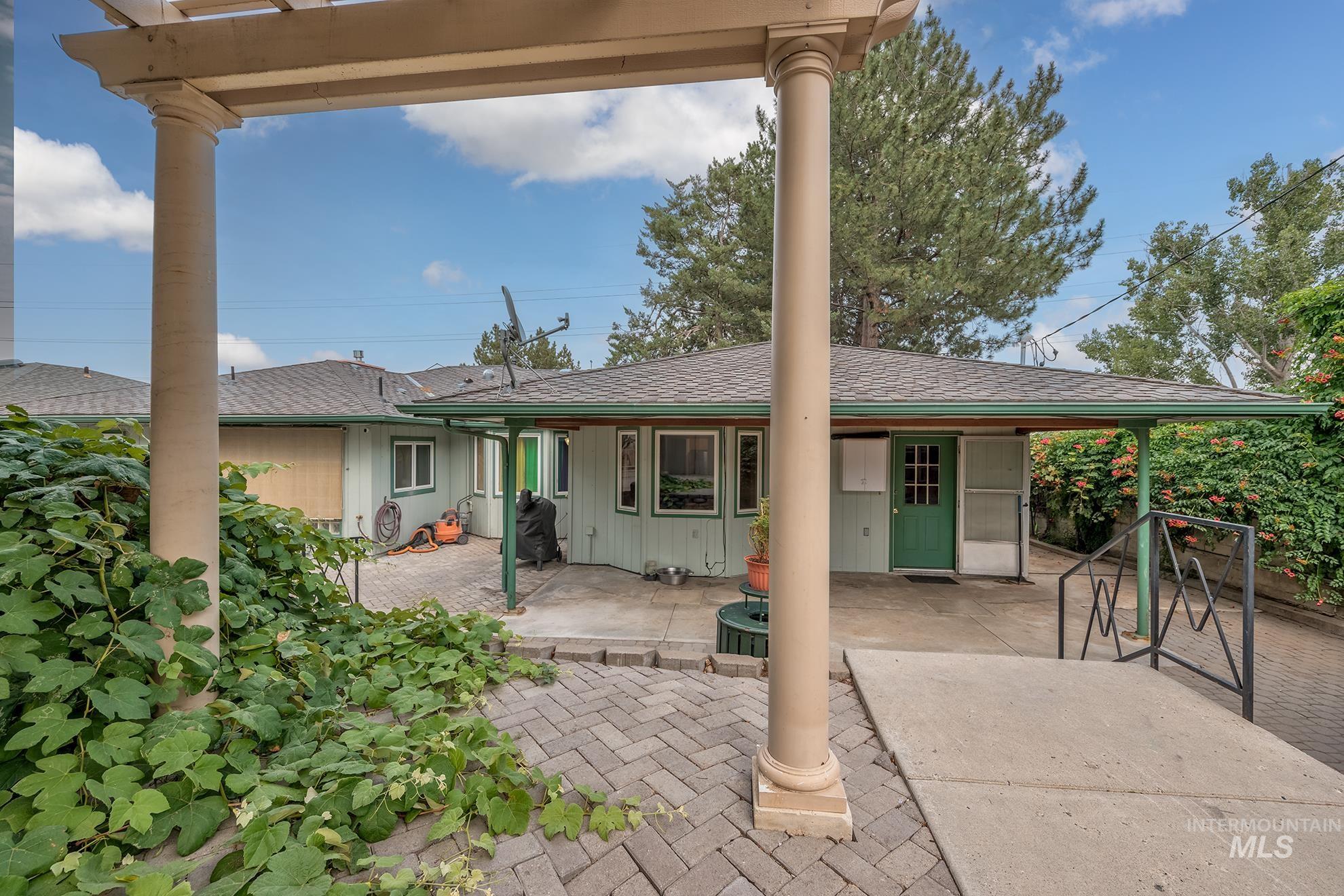 755 S Park Blvd, Ontario, Oregon 97914, 4 Bedrooms, 3 Bathrooms, Residential For Sale, Price $334,000, 98994980