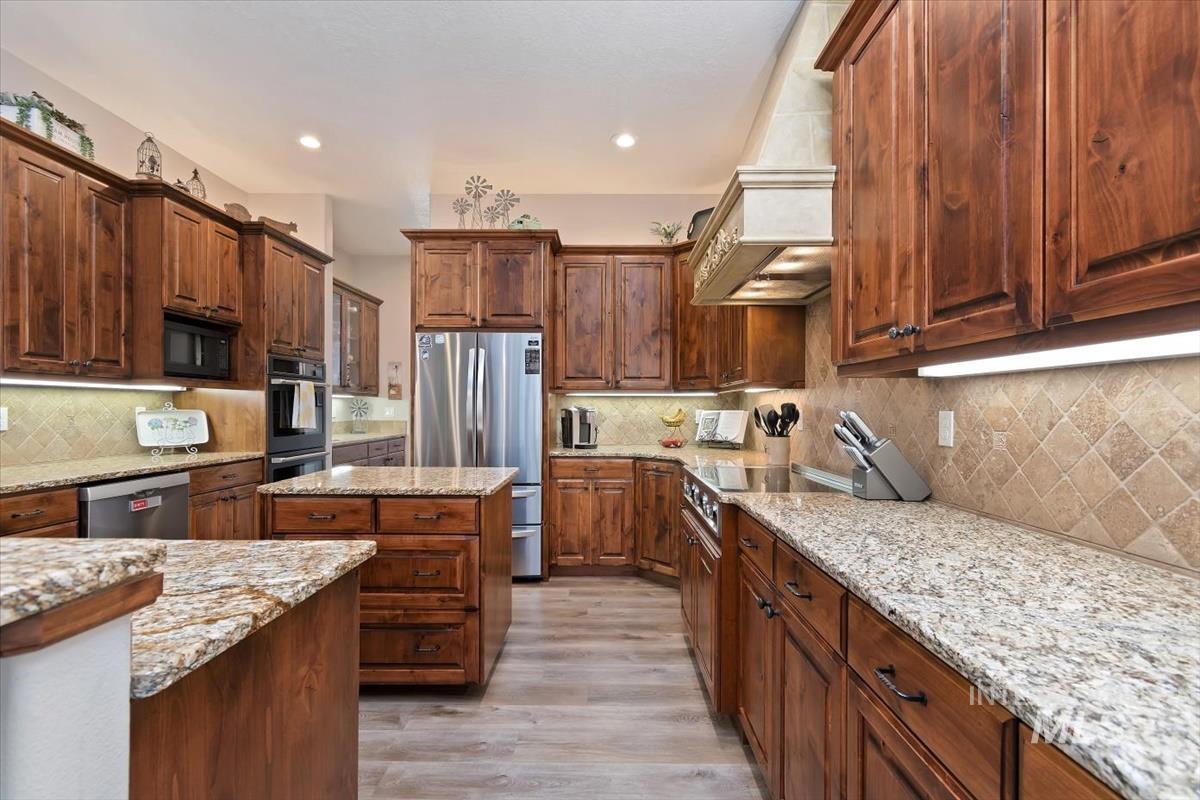 731 W Bogus View Dr., Eagle, Idaho 83616, 4 Bedrooms, 4 Bathrooms, Residential For Sale, Price $1,399,990, 98994983