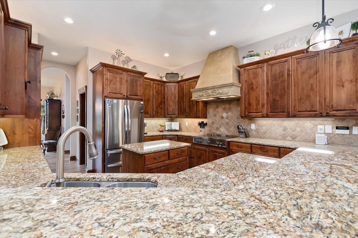 731 W Bogus View Dr., Eagle, Idaho 83616, 4 Bedrooms, 4 Bathrooms, Residential For Sale, Price $1,399,990, 98994983