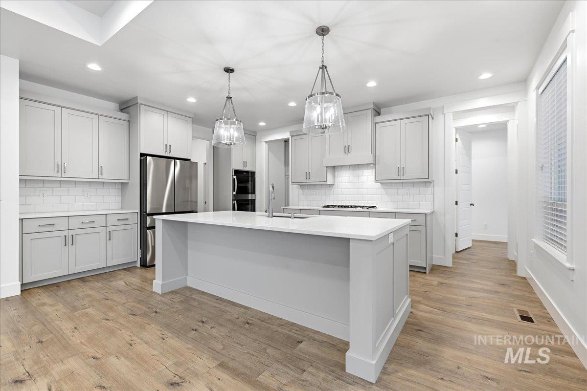 4410 W Lost Rapids, Meridian, Idaho 83646, 3 Bedrooms, 2.5 Bathrooms, Residential For Sale, Price $674,900, 98994990
