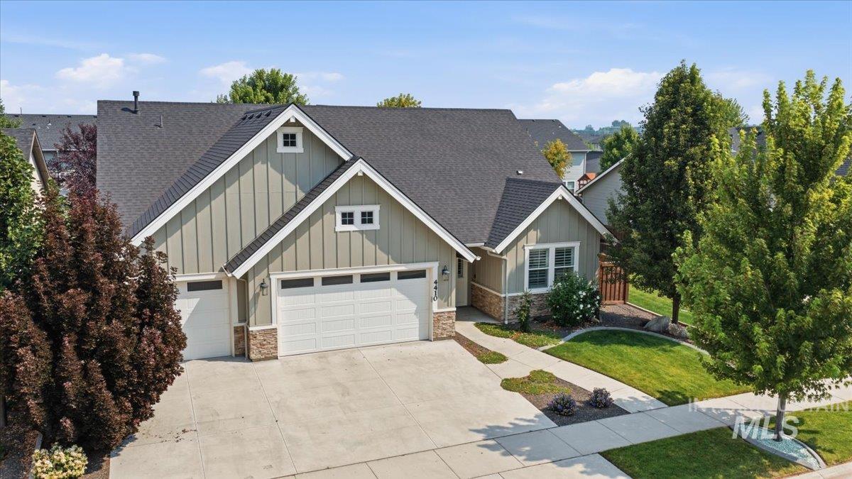 4410 W Lost Rapids, Meridian, Idaho 83646, 3 Bedrooms, 2.5 Bathrooms, Residential For Sale, Price $674,900, 98994990