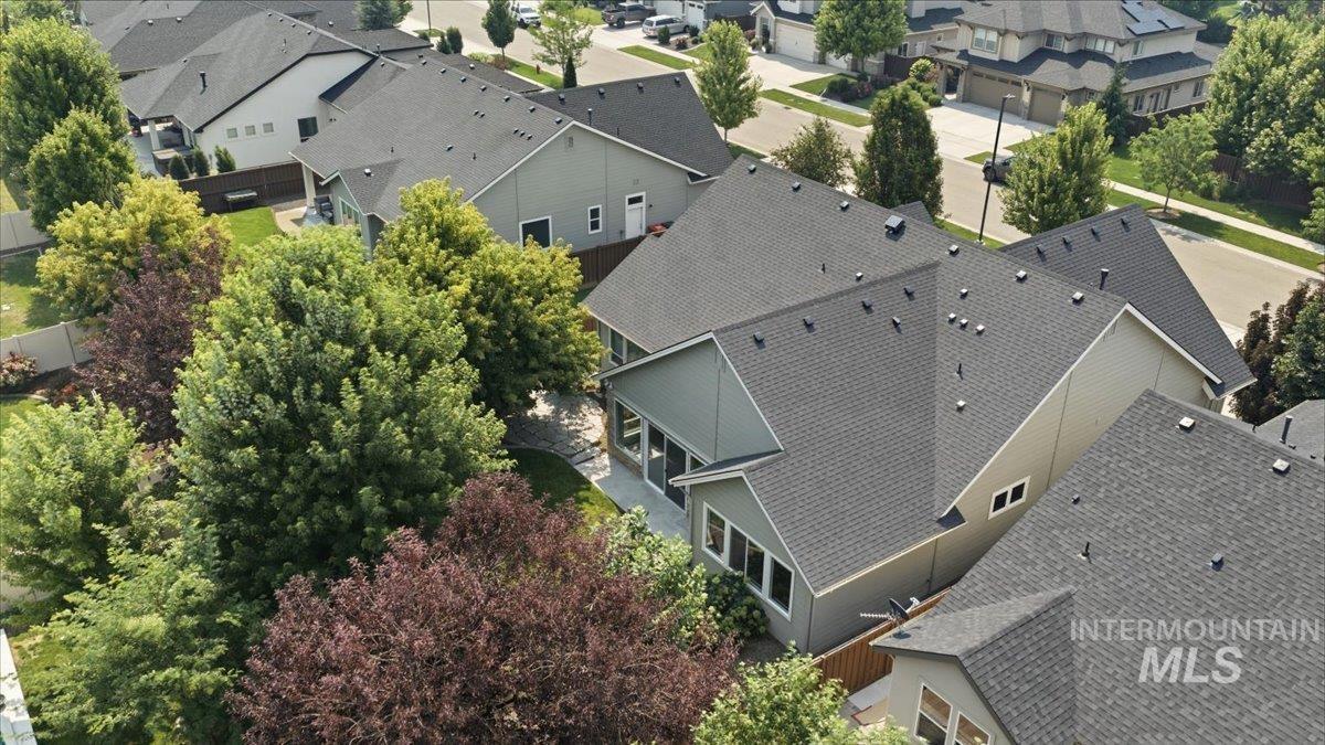 4410 W Lost Rapids, Meridian, Idaho 83646, 3 Bedrooms, 2.5 Bathrooms, Residential For Sale, Price $674,900, 98994990