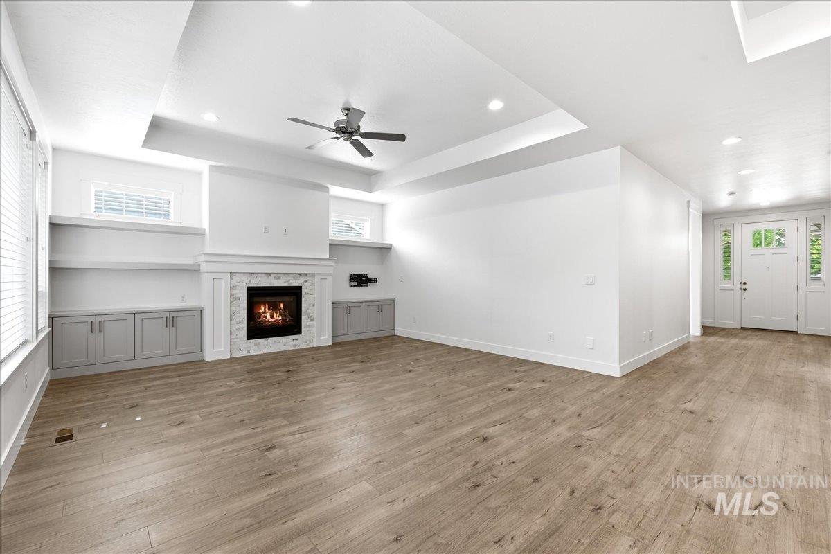 4410 W Lost Rapids, Meridian, Idaho 83646, 3 Bedrooms, 2.5 Bathrooms, Residential For Sale, Price $674,900, 98994990