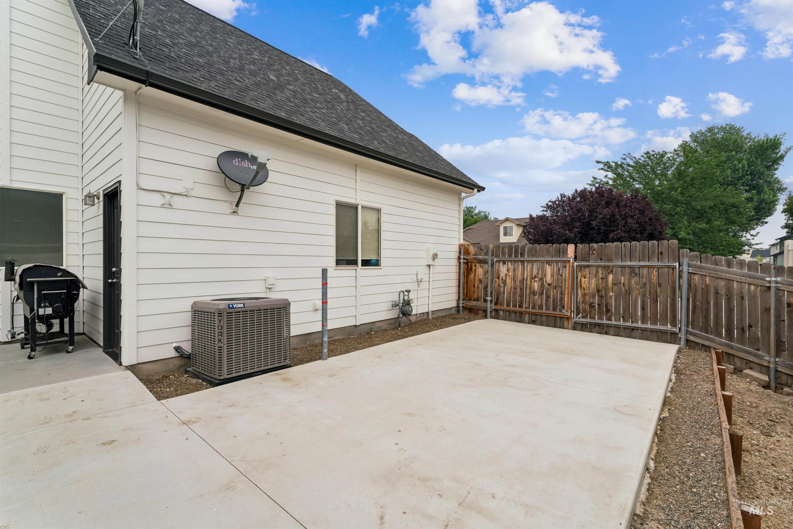 2899 S Bailey Ave, Meridian, Idaho 83642, 4 Bedrooms, 2.5 Bathrooms, Residential For Sale, Price $599,900,MLS 98994991