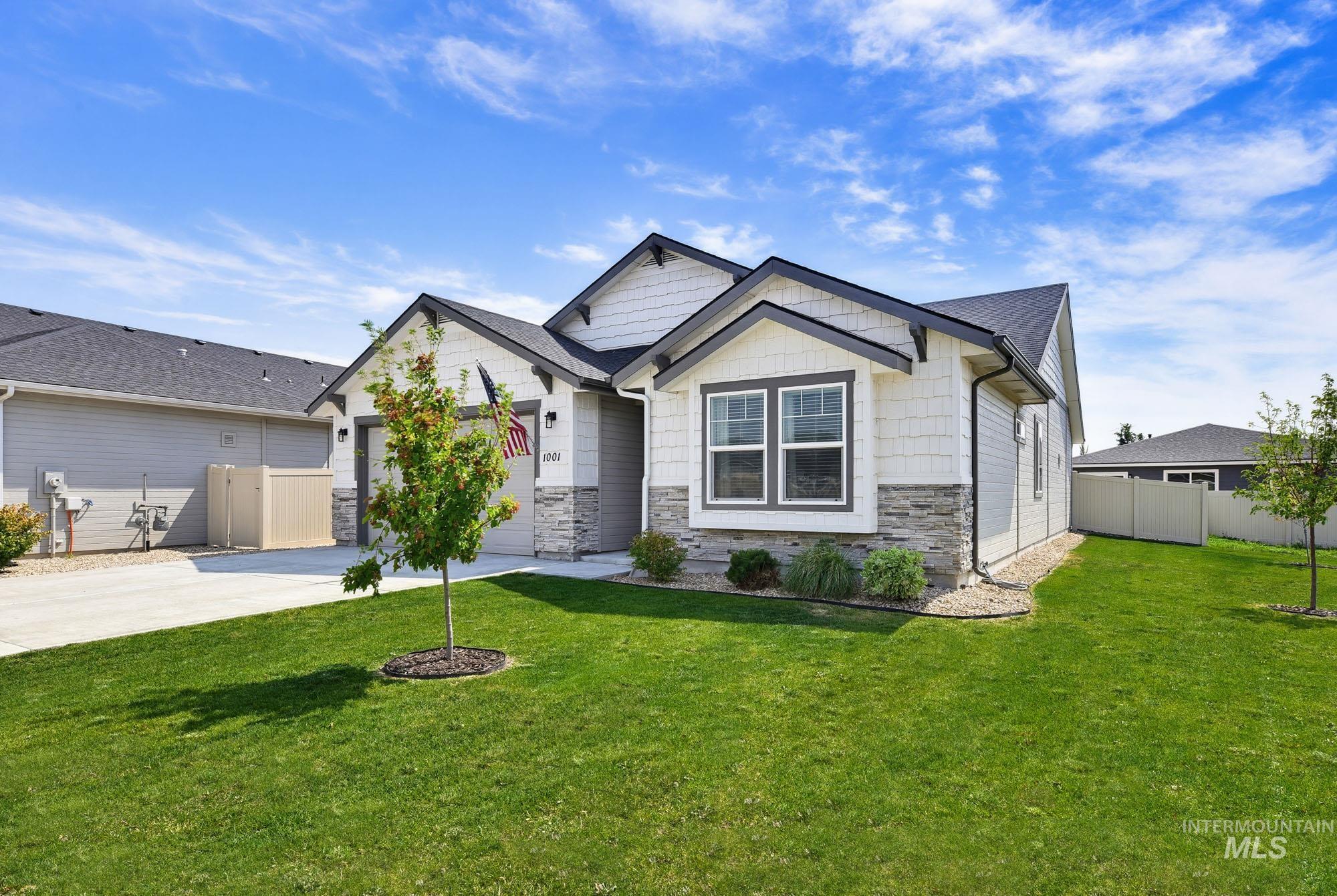 1001 E Pursuit Drive, Kuna, Idaho 83634, 3 Bedrooms, 2 Bathrooms, Residential For Sale, Price $475,000,MLS 98994993