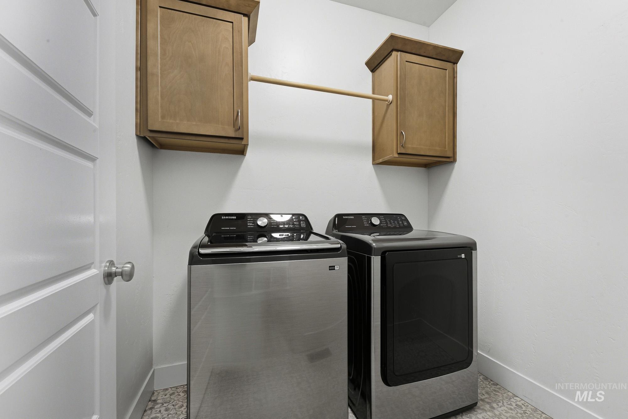 1001 E Pursuit Drive, Kuna, Idaho 83634, 3 Bedrooms, 2 Bathrooms, Residential For Sale, Price $475,000,MLS 98994993