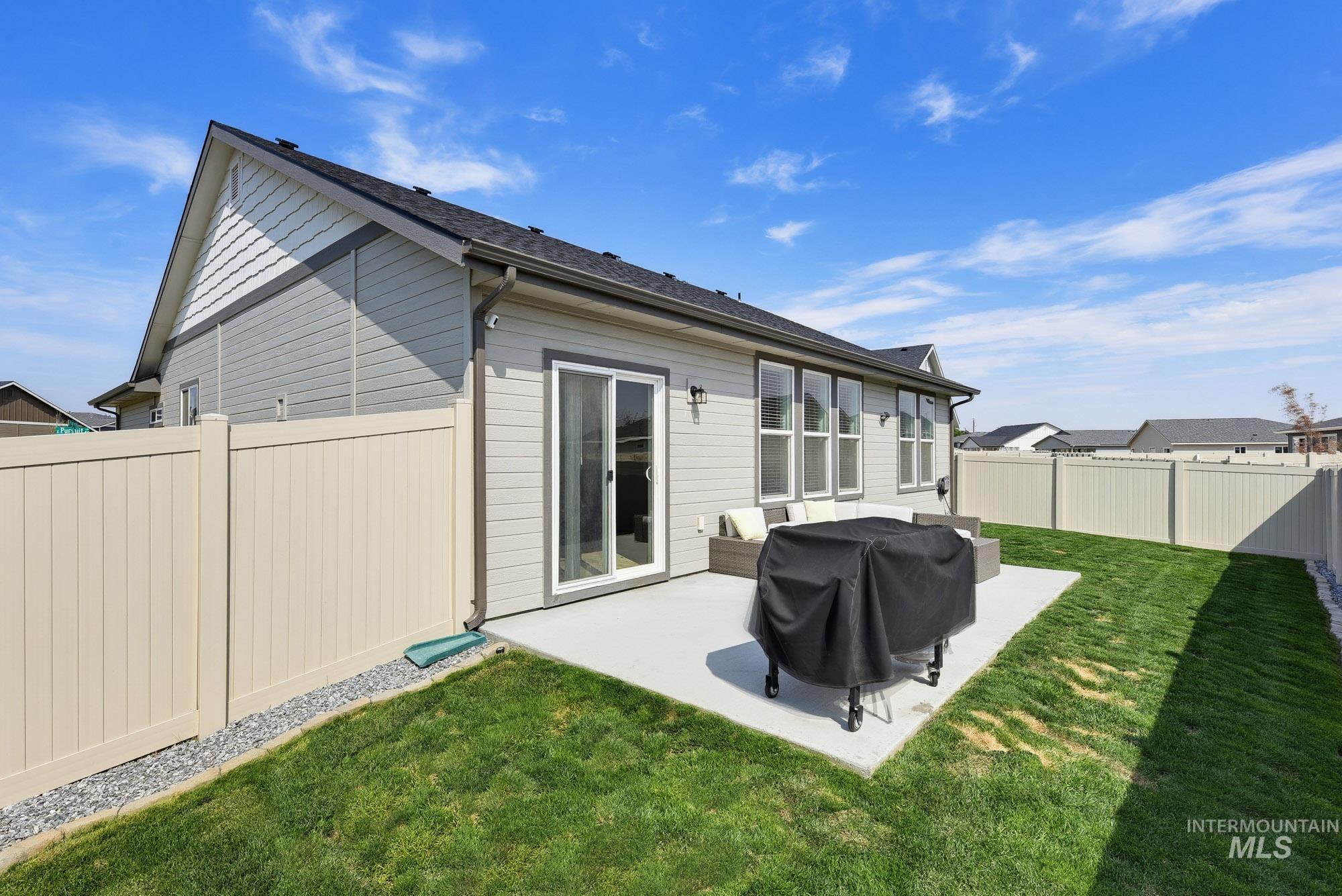 1001 E Pursuit Drive, Kuna, Idaho 83634, 3 Bedrooms, 2 Bathrooms, Residential For Sale, Price $475,000,MLS 98994993