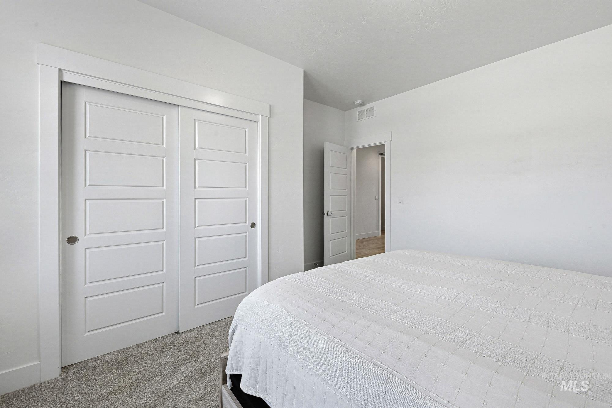 1001 E Pursuit Drive, Kuna, Idaho 83634, 3 Bedrooms, 2 Bathrooms, Residential For Sale, Price $475,000,MLS 98994993
