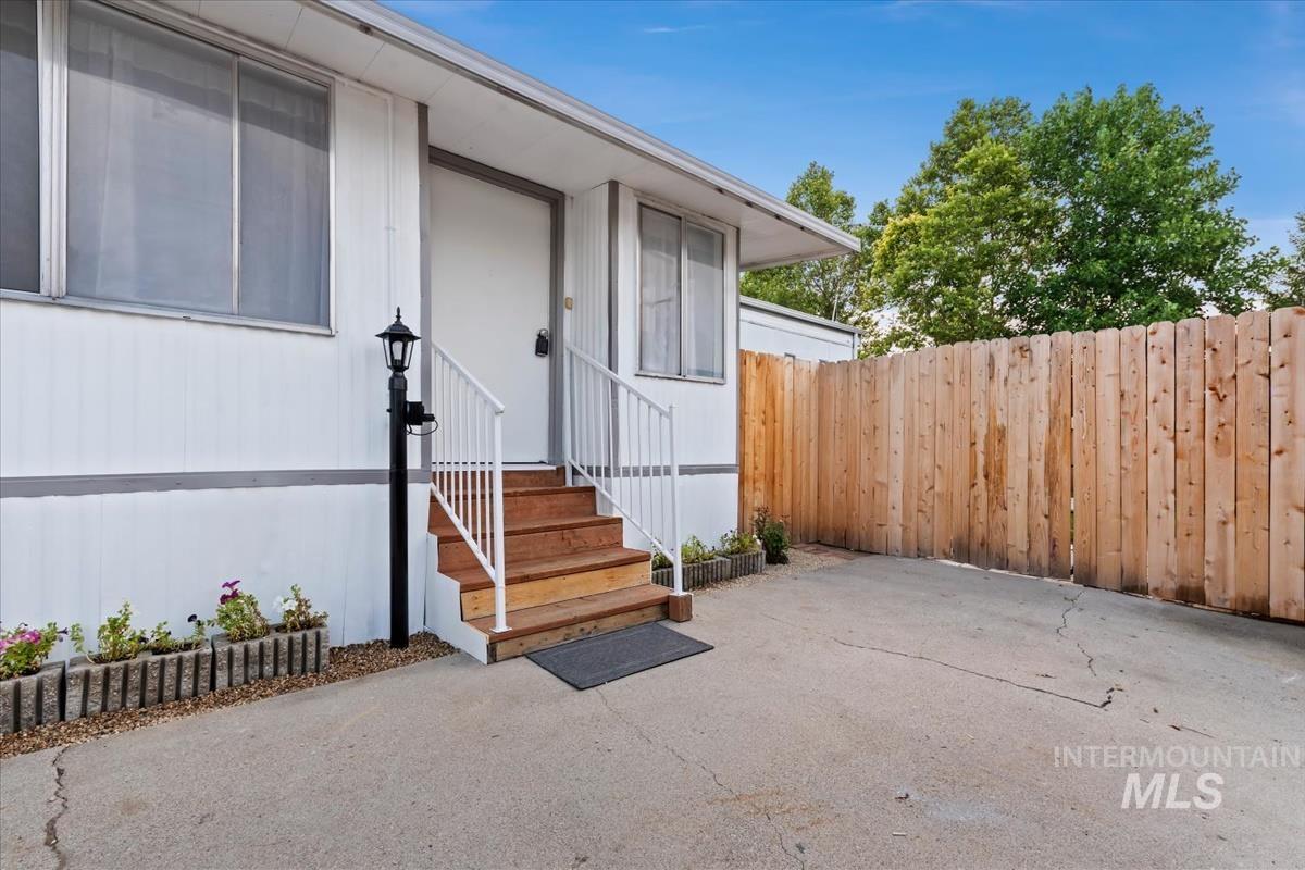 3686 S Clacton Way, Boise, Idaho 83716, 2 Bedrooms, 1.5 Bathrooms, Residential For Sale, Price $275,000, 98994997