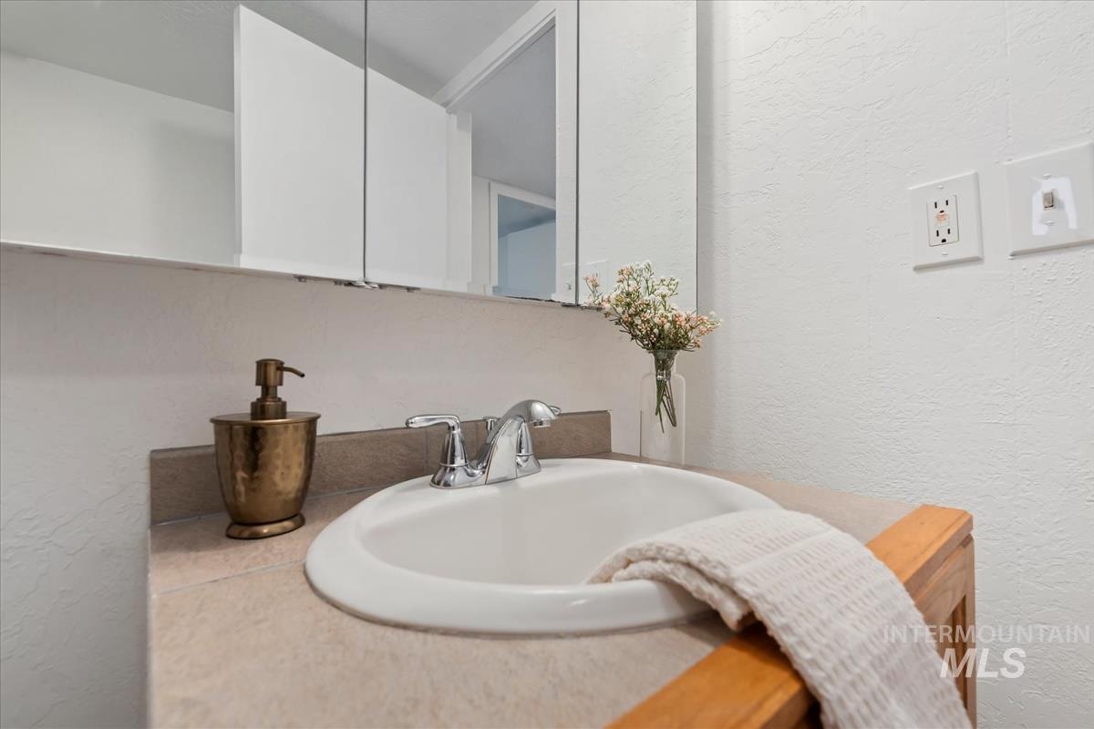 3686 S Clacton Way, Boise, Idaho 83716, 2 Bedrooms, 1.5 Bathrooms, Residential For Sale, Price $275,000, 98994997