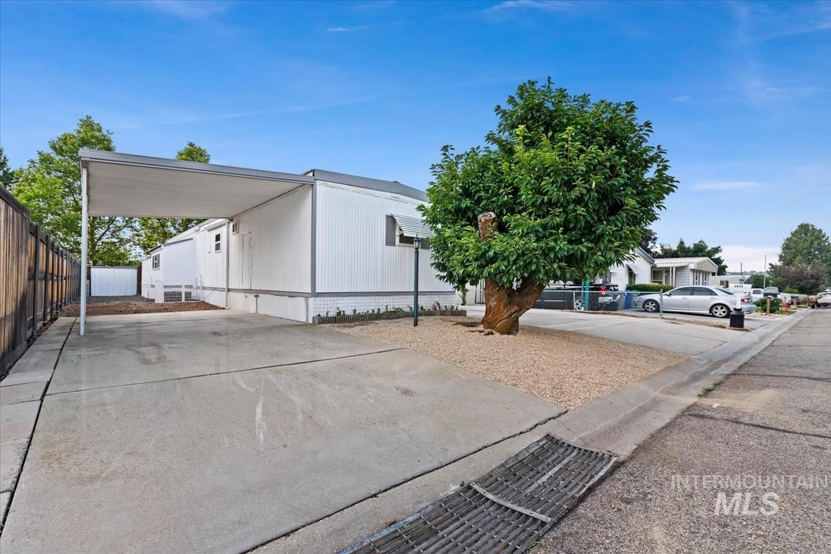 3686 S Clacton Way, Boise, Idaho 83716, 2 Bedrooms, 1.5 Bathrooms, Residential For Sale, Price $275,000, 98994997