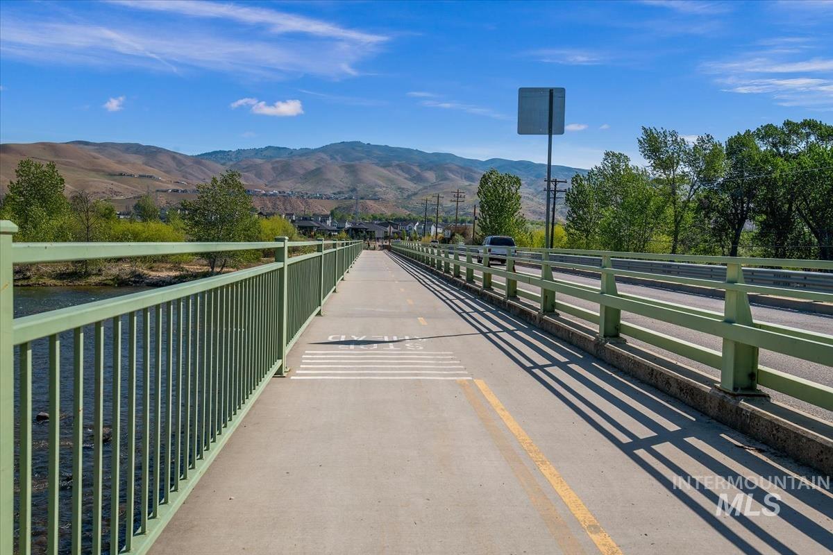 3686 S Clacton Way, Boise, Idaho 83716, 2 Bedrooms, 1.5 Bathrooms, Residential For Sale, Price $275,000,MLS 98994997
