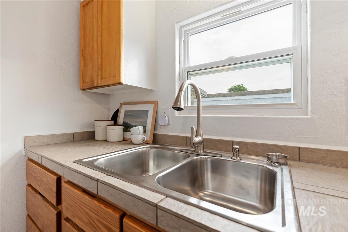 3686 S Clacton Way, Boise, Idaho 83716, 2 Bedrooms, 1.5 Bathrooms, Residential For Sale, Price $275,000, 98994997